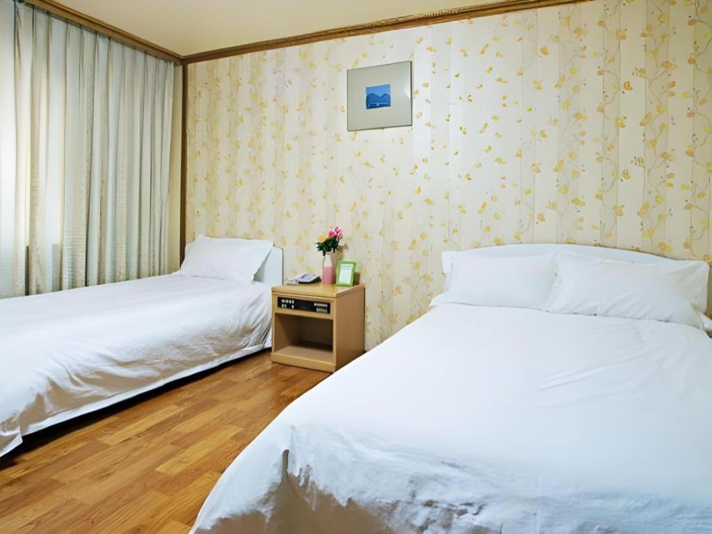 Emerald Hotel Jeju Eksteriør billede
