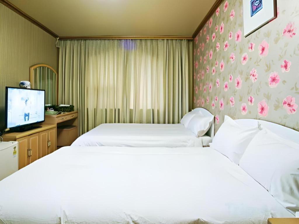 Emerald Hotel Jeju Eksteriør billede