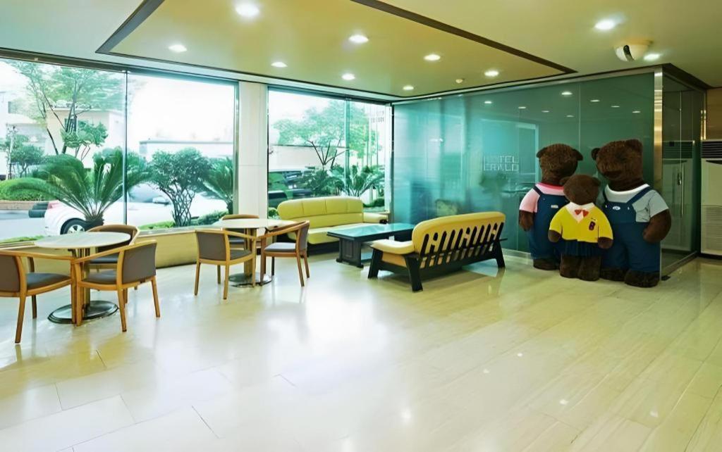 Emerald Hotel Jeju Eksteriør billede